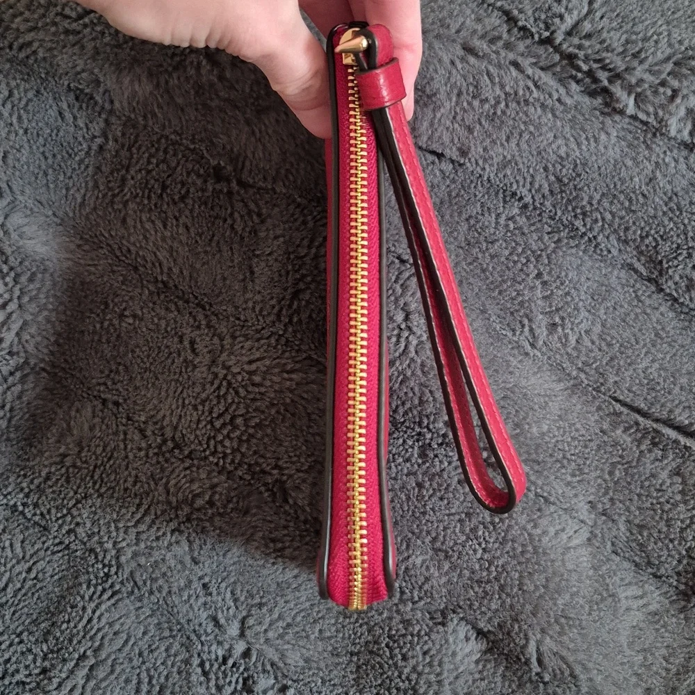 Coach Year Of The Snake Ruby Red Leather Corner Zip Wristlet, New With Tags - Picture 5 of 16